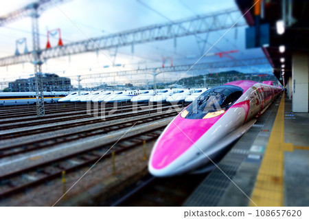 Shinkansen 500 series Hello Kitty miniature scenery Shinkansen 500 series Hello Kitty miniature scenery 108657620