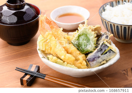 Assorted tempura shrimp tempura Assorted tempura shrimp tempura 108657911