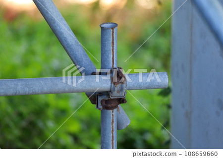 Single tube and clamp image Single tube and clamp image 108659660