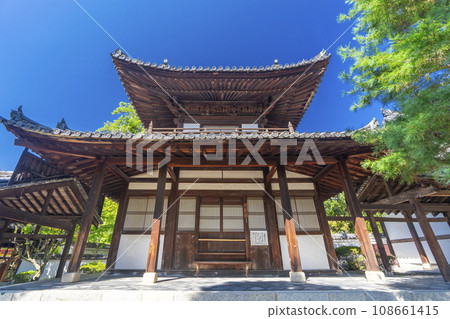 Drum tower of Manpukuji, the head temple of the Obaku sect Drum tower of Manpukuji, the head temple of the Obaku sect 108661415