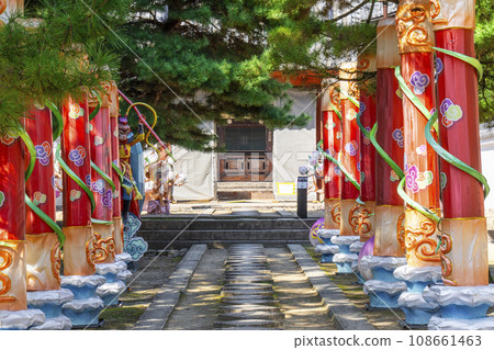 萬福寺,黃檜派的總寺院,大門和燈籠 萬福寺,黃檜派的總寺院,大門和燈籠 108661463