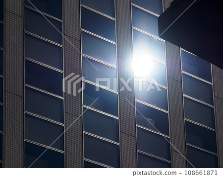 建築物反射陽光的圖像 建築物反射陽光的圖像 108661871