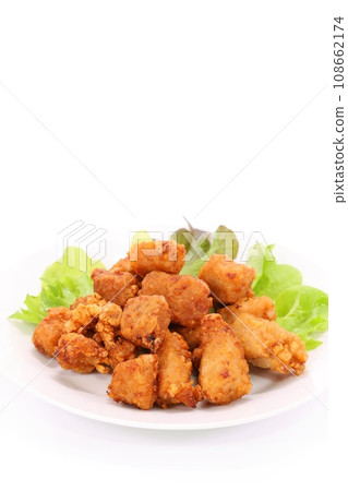 炸鮪魚菜油炸食品明亮的背景 108662174
