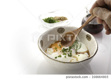 Half-boiled hot spring egg Half-boiled hot spring egg 108664803