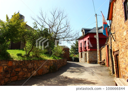 卡米諾（Camino），朝聖之路上的一個小鎮（聖地牙哥朝聖） 108666844