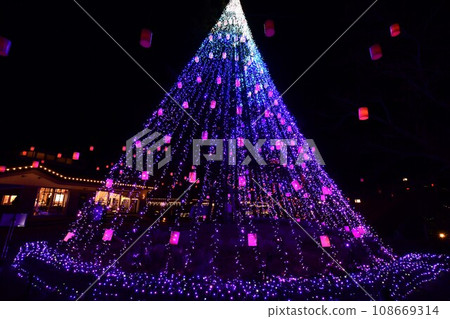 Large-scale Tokinosumu illumination (lantern) near Mt. Fuji 108669314