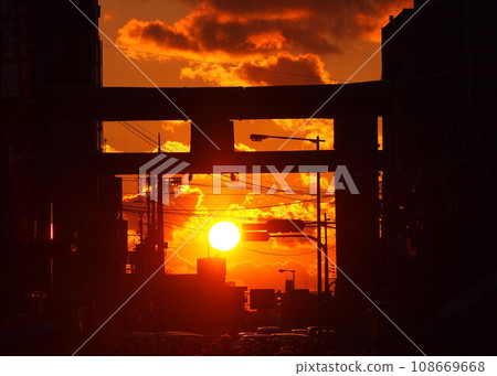 Sunset at Shitennoji, Osaka Sunset at Shitennoji, Osaka 108669668