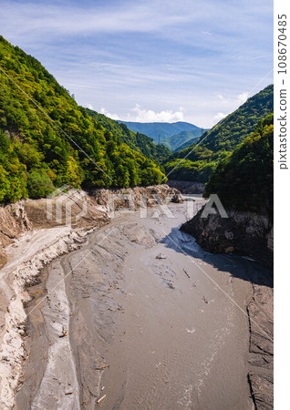 從前川渡大橋眺望梓湖床 108670485
