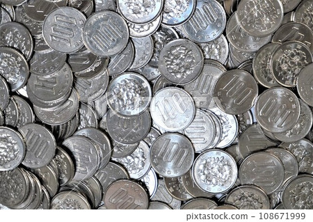 100 yen coin 100 yen white copper coin 100 yen 100 yen coin Coin 100 yen coin 108671999