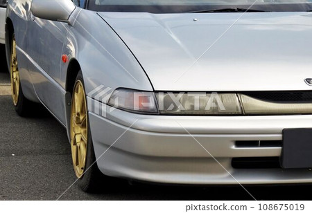 Car image Front mask of the first generation Toyota Voxy 108675019