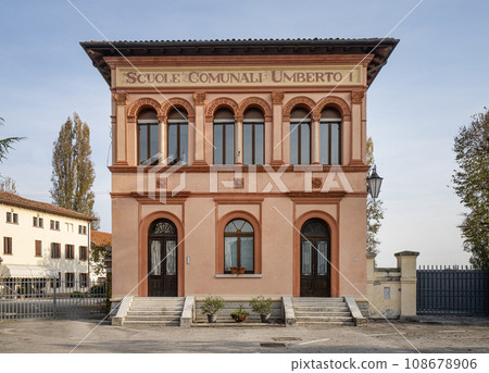 old municipal schools in Portobuffole, Italy old municipal schools in Portobuffole, Italy 108678906