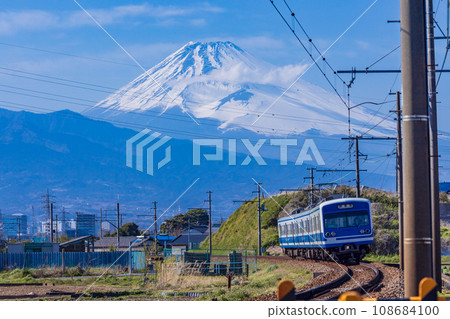 （靜岡縣）伊豆箱根鐵道駿豆線及富士山（櫻花季） 108684100