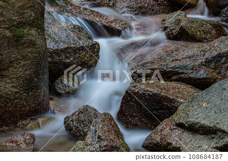 Katano's clear stream Shakuji River, Katano City, Osaka Prefecture Katano's clear stream Shakuji River, Katano City, Osaka Prefecture 108684187