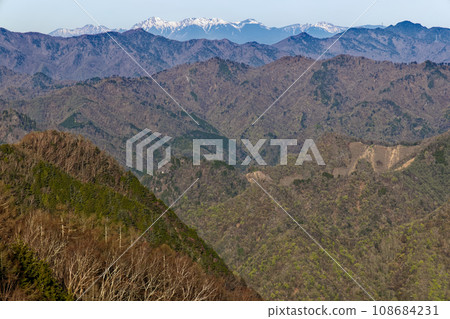 春天從龍神山頂眺望八嶽山脈 108684231