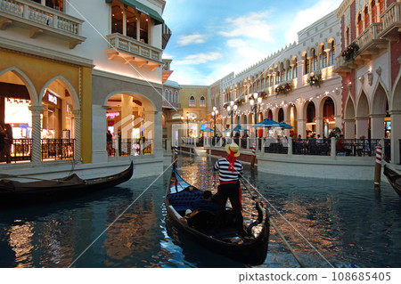 [Scenery of Las Vegas] Venetian Hotel "Grand Canal Shops" 108685405