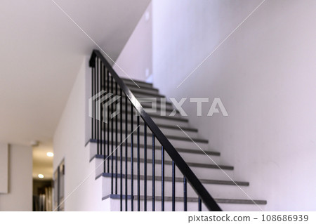 鐵欄桿樓梯 108686939