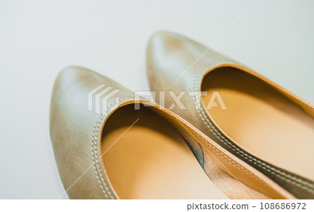 Simple pumps are placed 108686972