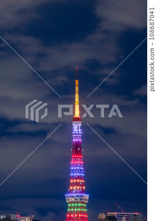 從六本木看到的東京鐵塔被點亮 從六本木看到的東京鐵塔被點亮 108687041