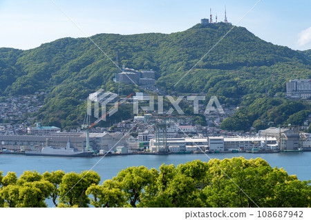 從新綠的哥拉巴花園（舊哥拉巴住宅）眺望長崎縣/長崎港 108687942