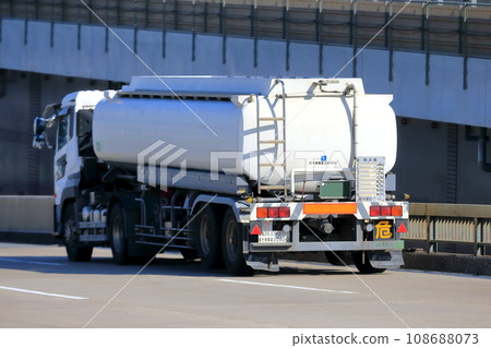 油罐車的形象 108688073