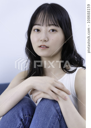 有無袖衫的小姐 108688159