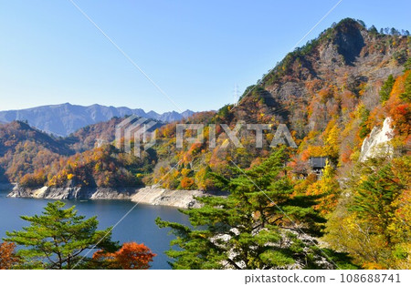 Lake Tagokura in autumn, Tadami Town, Fukushima Prefecture Lake Tagokura in autumn, Tadami Town, Fukushima Prefecture 108688741