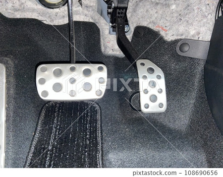 汽車油門煞車 108690656