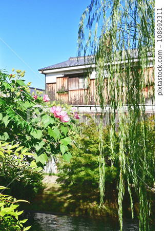 伏見清酒倉庫風景 108692311