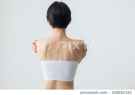 一位年輕女士回來了 108692382