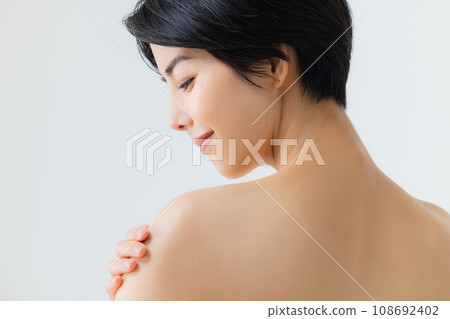 一位年輕女士回來了 108692402