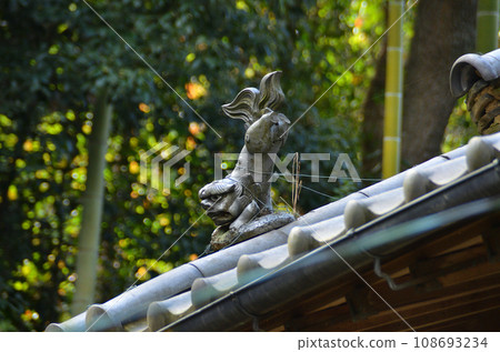 熊野神社位於埼玉縣東松山市岩殿觀音堂的參道上。 熊野神社位於埼玉縣東松山市岩殿觀音堂的參道上。 108693234