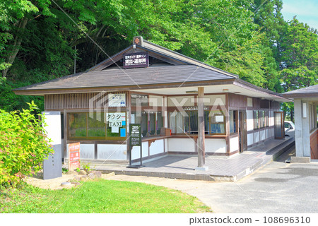 東北/平泉/中尊寺月見坂入口風景、平泉觀光資訊中心/岩手縣平泉町週邊景觀 (2) 108696310
