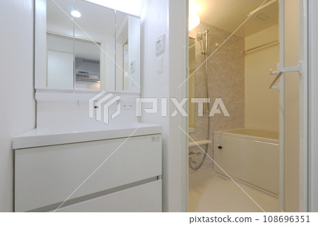 Bathroom bathroom Bathroom bathroom 108696351