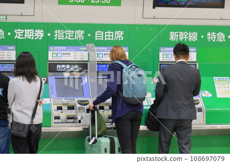 購買新幹線車票的入境外國遊客 108697079