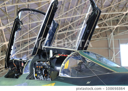 F4幻影駕駛艙 108698864