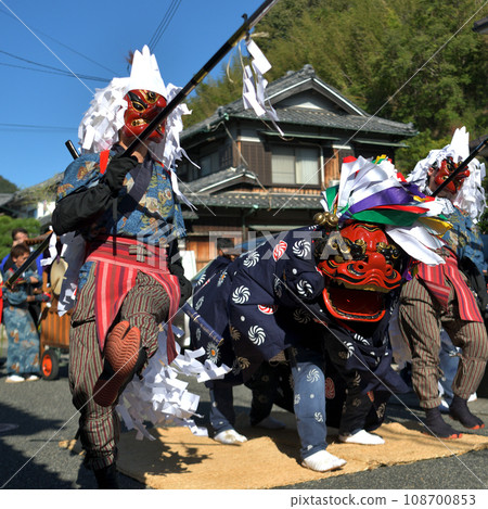 播州赤穗新田日吉神社秋季祭天狗和鎮上的舞獅遊行 播州赤穗新田日吉神社秋季祭天狗和鎮上的舞獅遊行 108700853