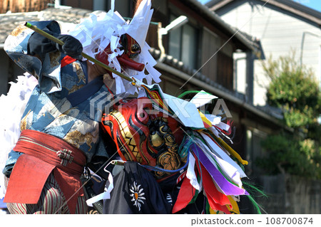 播州赤穗新田日吉神社秋季祭天狗和鎮上的舞獅遊行 播州赤穗新田日吉神社秋季祭天狗和鎮上的舞獅遊行 108700874