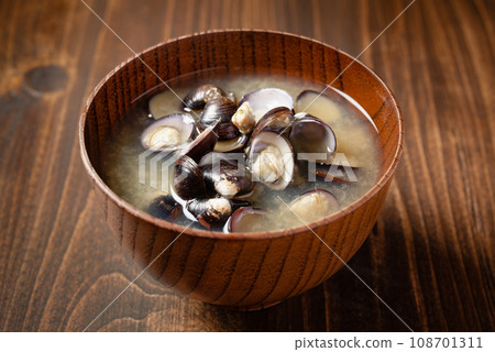 Shijimino miso soup Shijimino miso soup 108701311