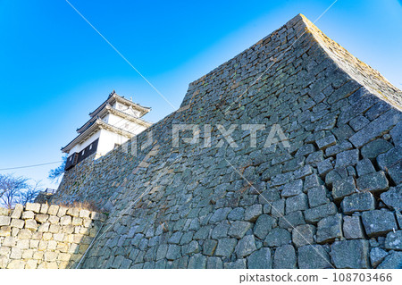 [Japan's 100 Famous Castles] Marugame Castle, Honmaru northwest corner turret stone wall and castle tower 2, Marugame City, Kagawa Prefecture 108703466
