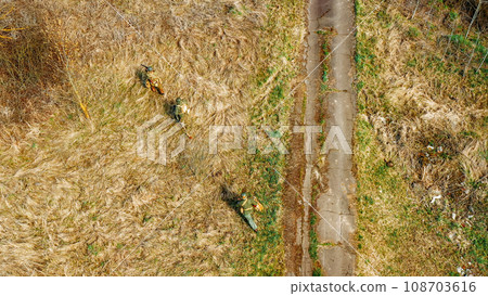 Men Dressed As US American Soldiers Of USA Infantry Of World War Men Dressed As US American Soldiers Of USA Infantry Of World War 108703616