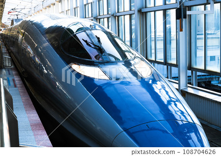 500 series Shinkansen (stopping at Okayama Station) 500 series Shinkansen (stopping at Okayama Station) 108704626