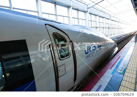500 series Shinkansen (stopping at Okayama Station) 108704629