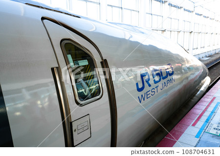 500 series Shinkansen (stopping at Okayama Station) 108704631