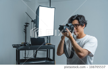 A studio with cool photographers 108705537