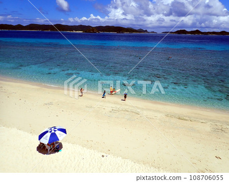 沖繩、慶良間群島、座間味、阿嘉島北濱（西濱）海灘 108706055