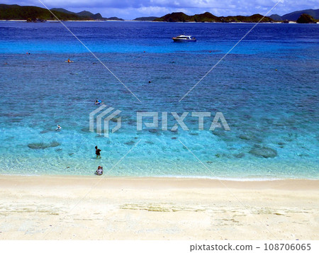 Okinawa, Kerama Islands, Zamami, Aka Island, Nishihama Beach Okinawa, Kerama Islands, Zamami, Aka Island, Nishihama Beach 108706065