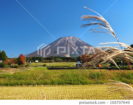 從西邊看秋天的大山 108707640