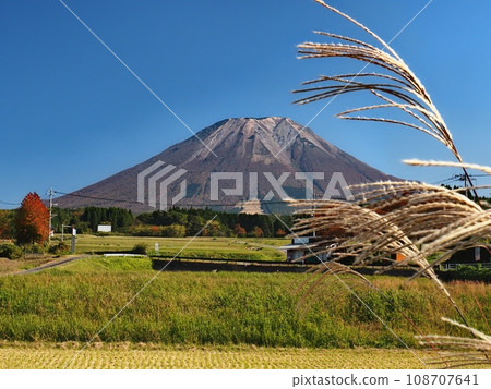 從西邊看秋天的大山 108707641