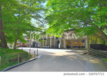 Sankozo, Hiraizumi-cho, Iwate Prefecture (1), which houses Chuson-ji temples in Tohoku, Hiraizumi, and Sekiyama, and preserves cultural assets and preserves the state of Chuson-ji, a large temple. Sankozo, Hiraizumi-cho, Iwate Prefecture (1), which houses Chuson-ji temples in Tohoku, Hiraizumi, and Sekiyama, and preserves cultural assets and preserves the state of Chuson-ji, a large temple. 108707721