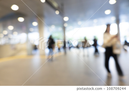 Blurred expression of downtown 108709244